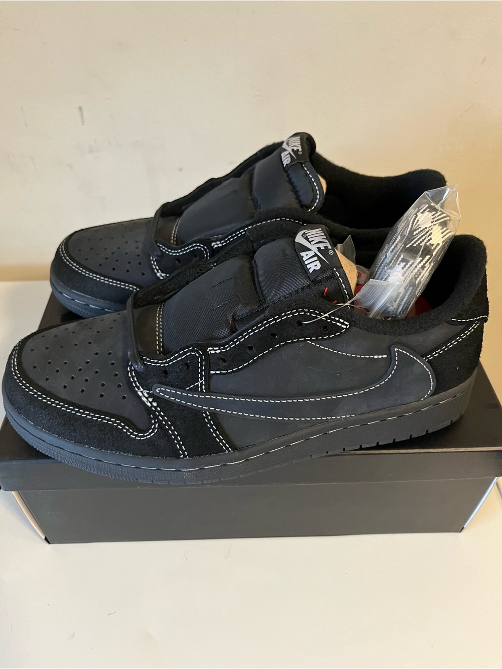 Travis Scott x Air Jordan 1 Low Black Phantom Men’s - Picture 3 of 6
